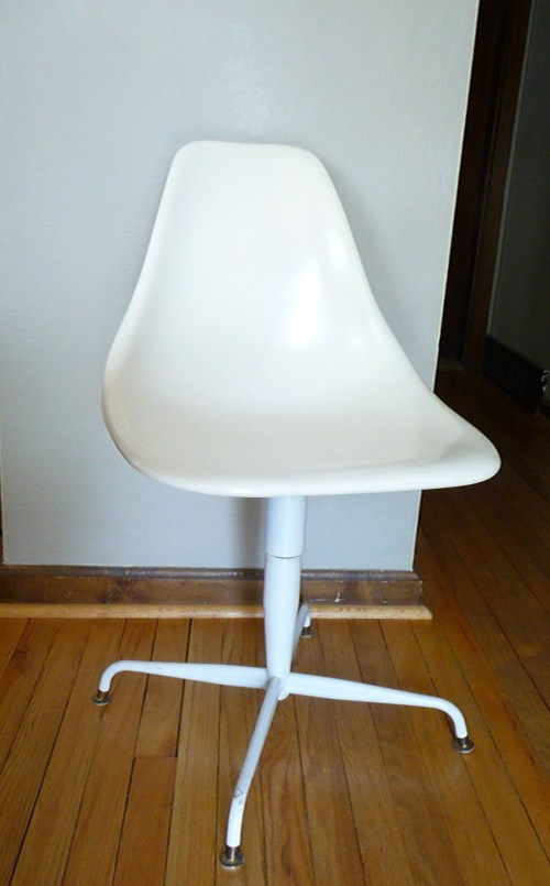 WHITE FIBERGLASS CHAIR FRONT